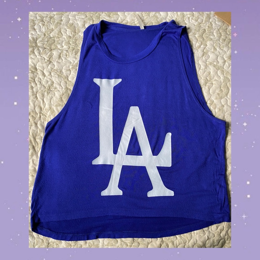 LA sleeveless top